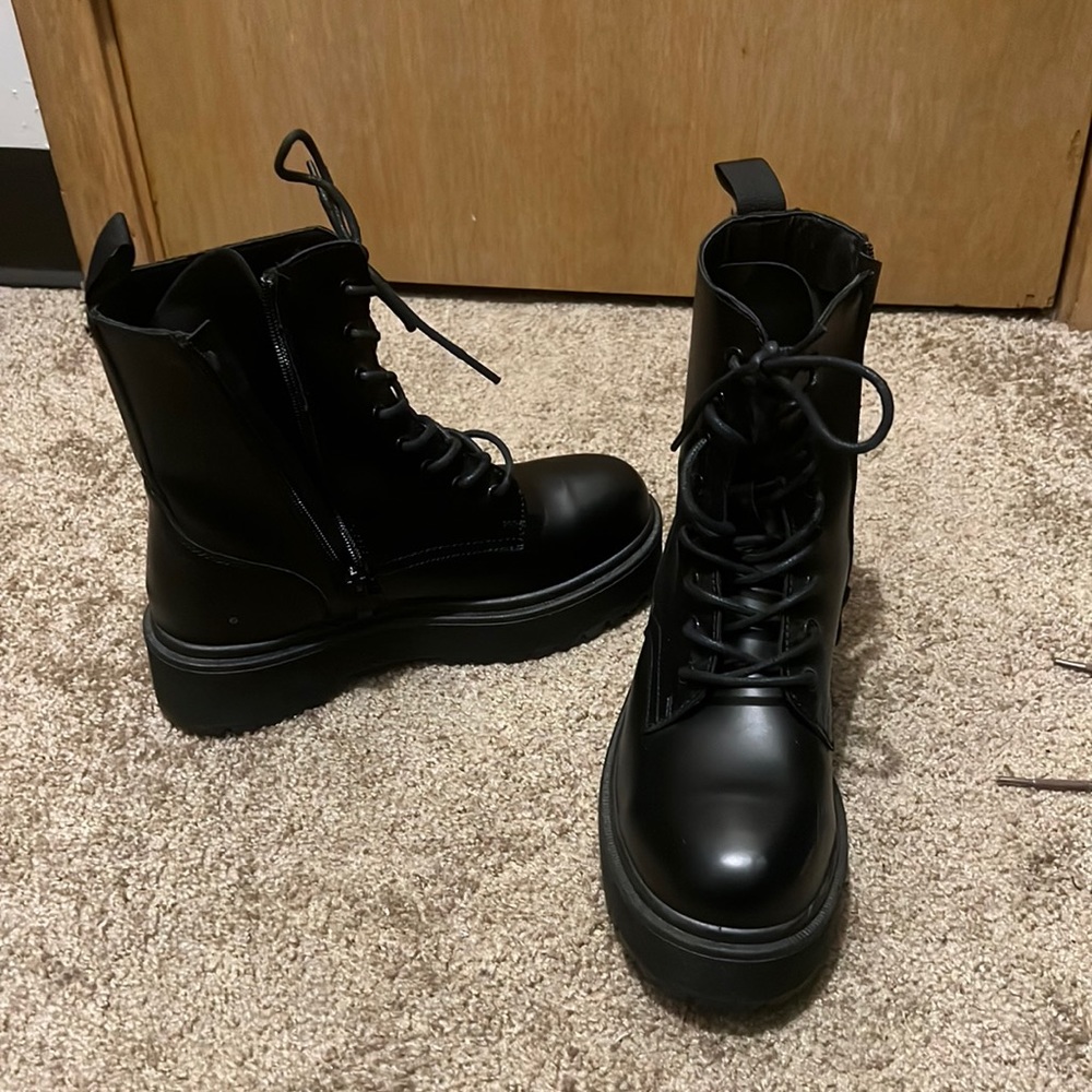 Black Thick Wedge Combat Boote